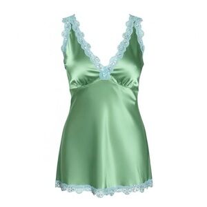 Gold Hawk 100% Silk Slim Fit/ Tunic Length Top in Leaf Green - NWT